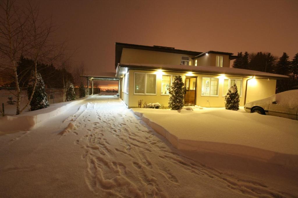 Villa Maria Country Inn Acheson Exterior foto