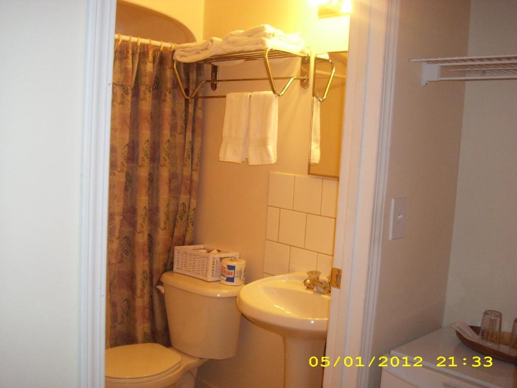 Villa Maria Country Inn Acheson Habitación foto