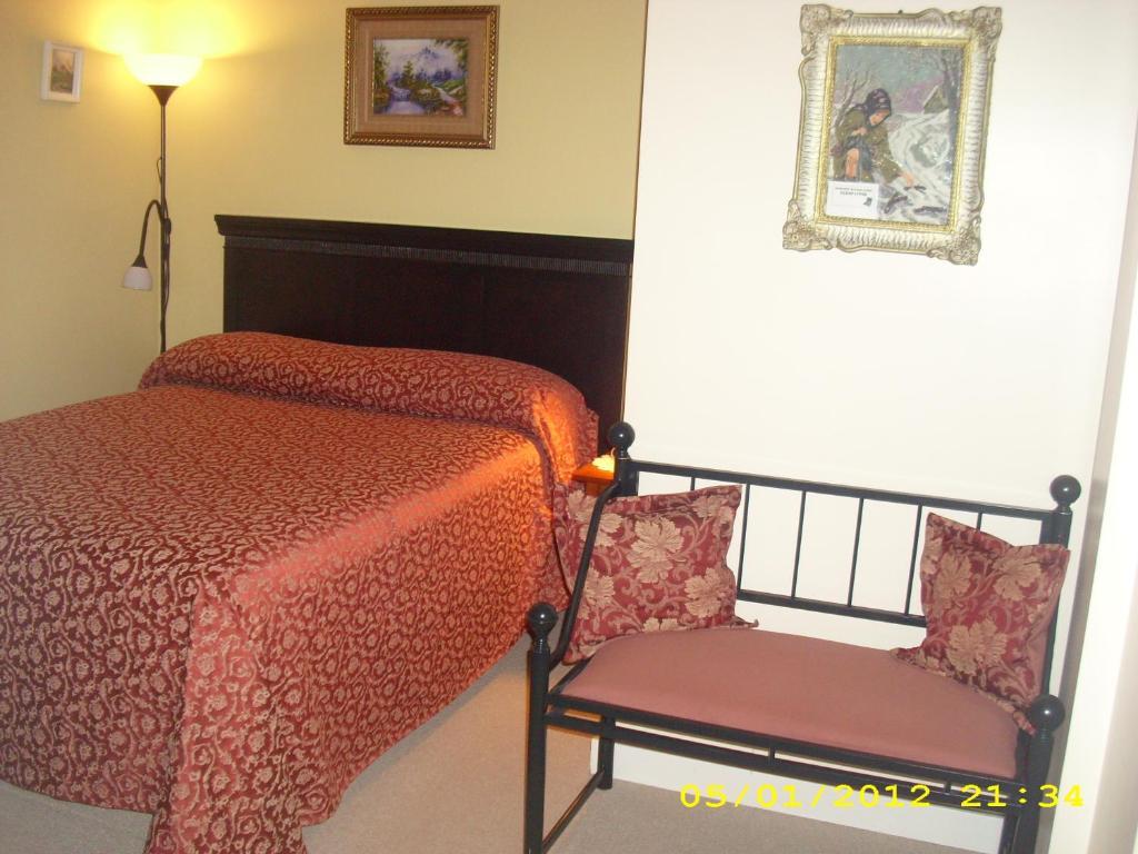 Villa Maria Country Inn Acheson Habitación foto